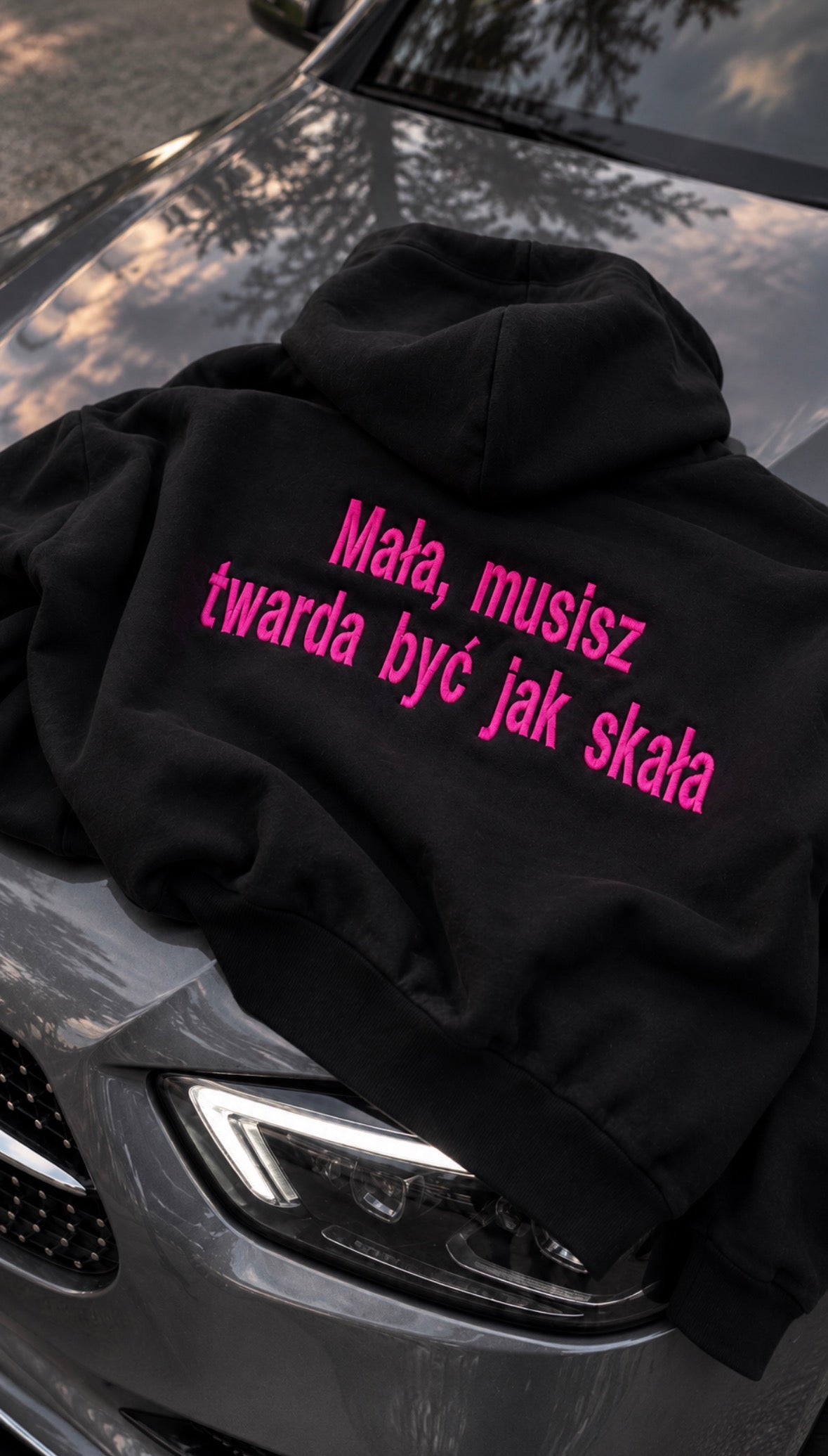 Bluza haftowana Mała musisz twarda być jak skała