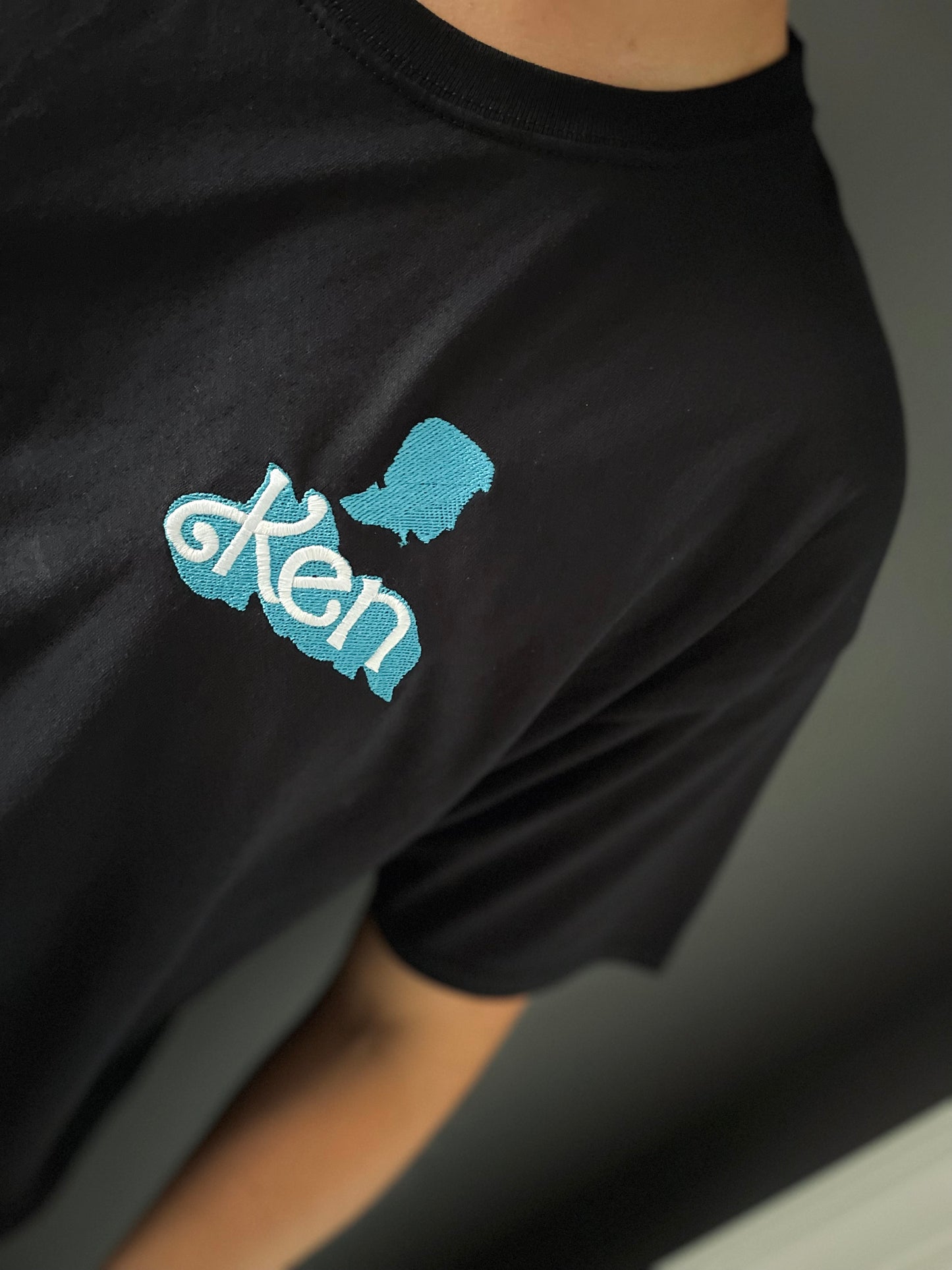 Koszulka z haftem Ken